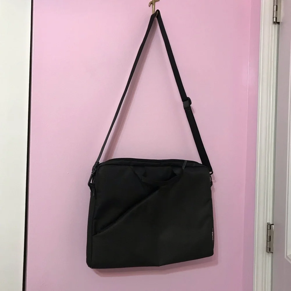RivaCase Tivoli Laptop bag Bag with Shoulder Strap